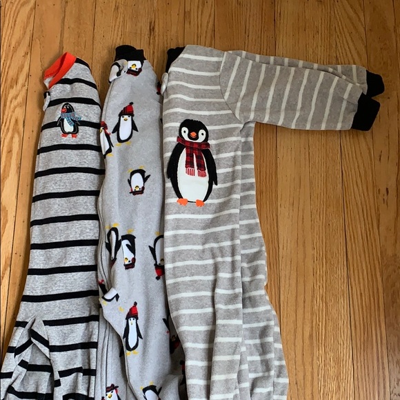 Bundle of 3 Unisex Penguin Carter’s pjs, sz 18 mo - Picture 1 of 6